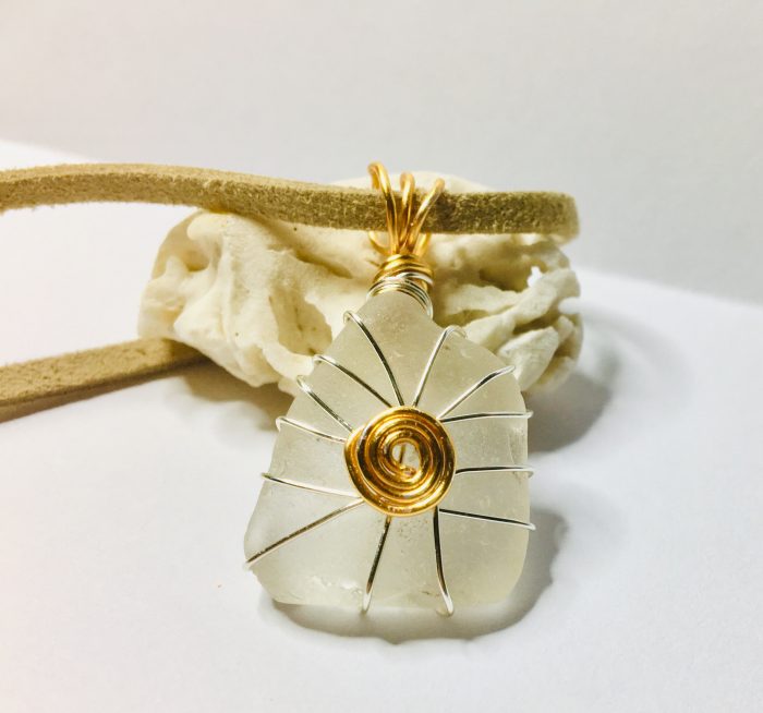 White Frosted Sea Glass & Gilt - Image 3