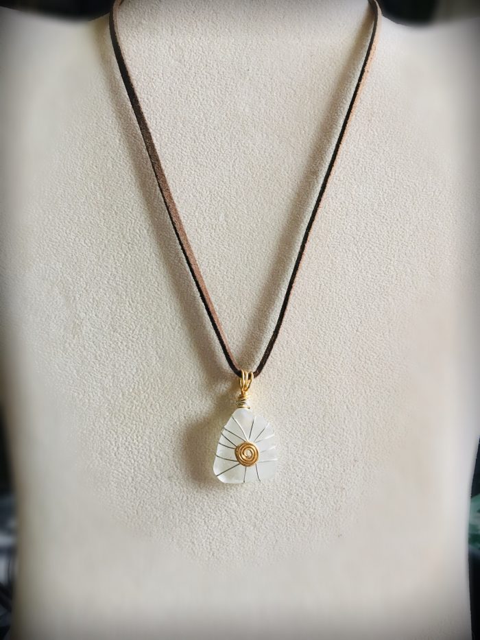 White Frosted Sea Glass & Gilt - Image 4